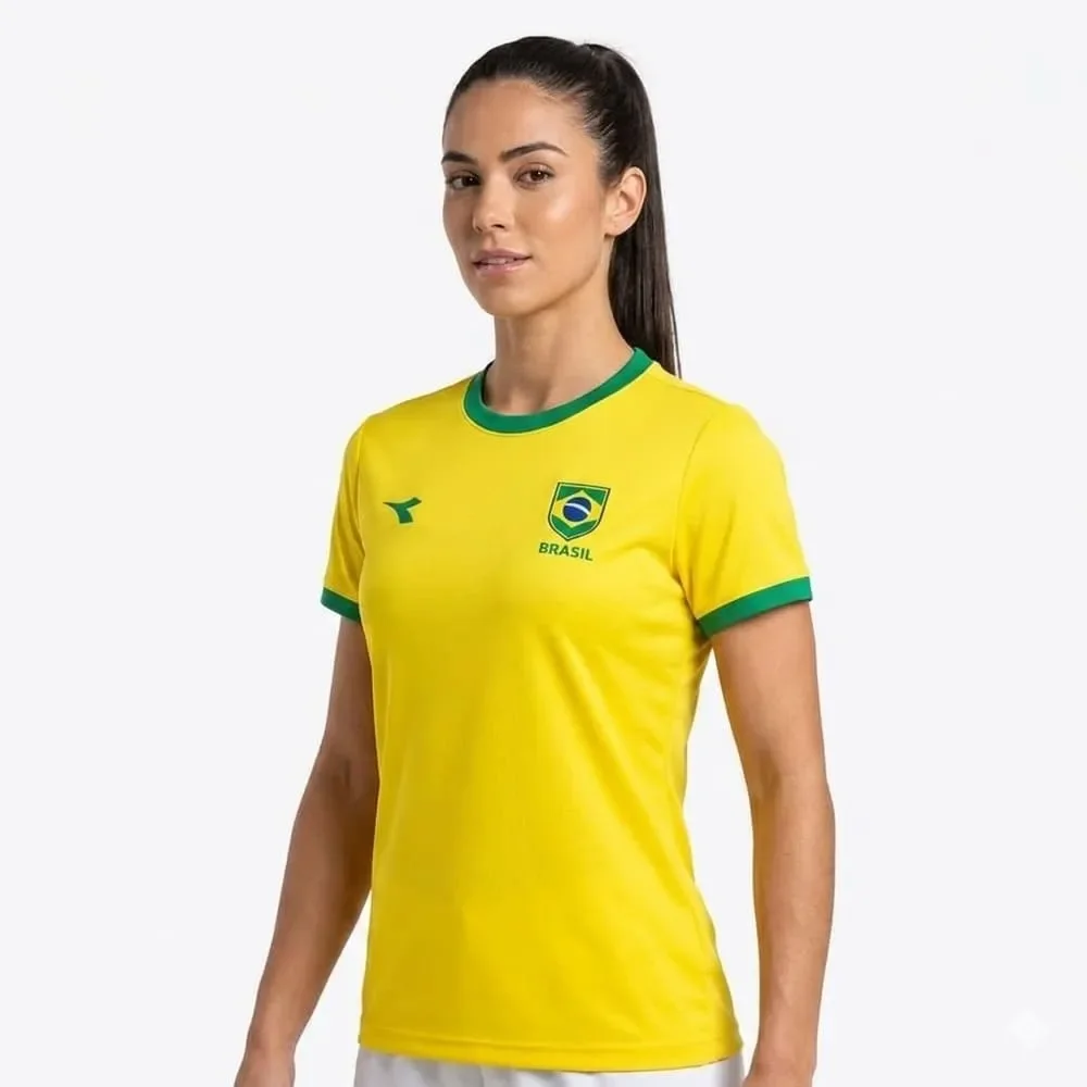 Camiseta Brasil Diadora Campione Escudo Feminina Amarelo
